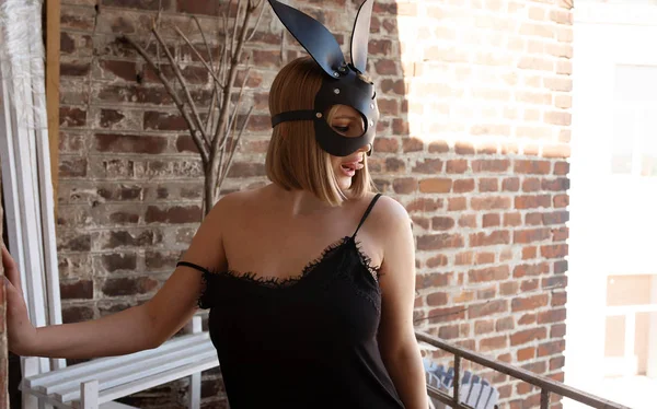 Vacker Sexig Tjej Svart Läder Kanin Mask — Stockfoto