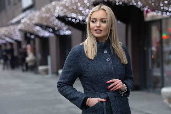 Portrait Young Blonde Woman Dark Grey Coat Posing City Modern — Stock Photo, Image