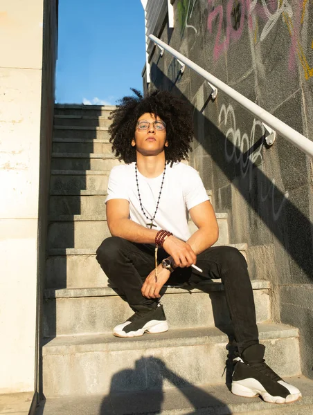 Young Black Man Curly Hair Smoking Outdoors — Stock Photo, Image