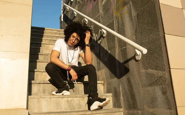 Young Black Man Curly Hair Smoking Outdoors — Stock Photo, Image