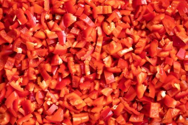 Kırmızı biber ya da kırmızı biber kesimi. Kesilmiş dolma biber..