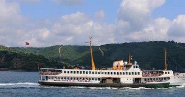 Gündüz Boğaz'da Yolcu Feribotu görünümü
