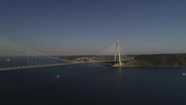 带桥的博斯普鲁斯海峡鸟瞰图 — 图库视频影像