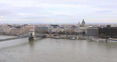 Zincir köprünün havadan görünümü