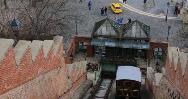 Funicular al castillo de Buda en Budapest — Vídeos de Stock