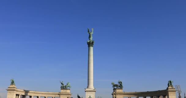 Plaza de los Héroes en Budapest — Vídeos de Stock