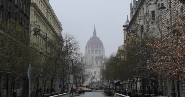 Parlement hongrois avec chutes de neige — Video