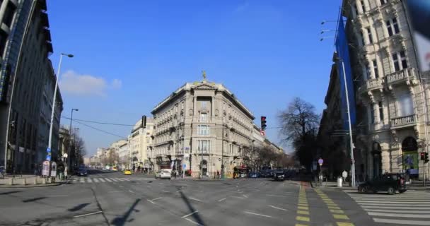 Günstigster Stadtverkehr im Winter — Stockvideo