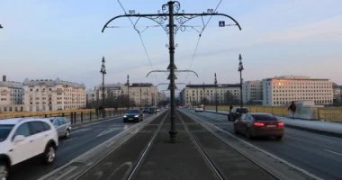 Margaret köprü şehir trafiğinin bir görünümü