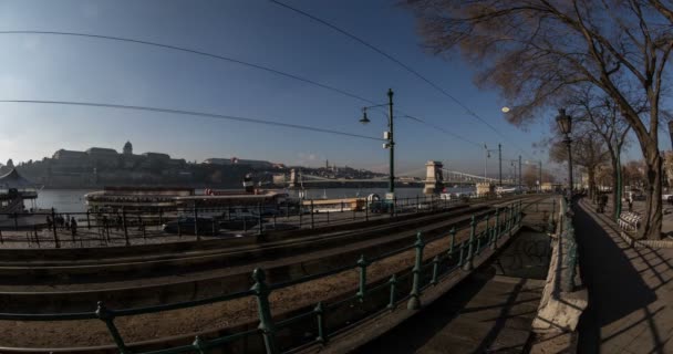 Budapeşte Macaristan şehir sahnesi ve trafik — Stok video