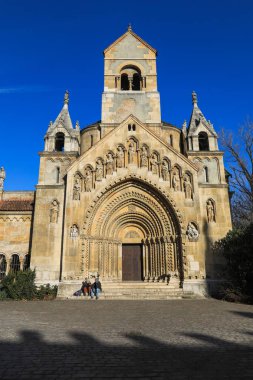 Vajdahunyad Kalesi Manzarası, Şapel