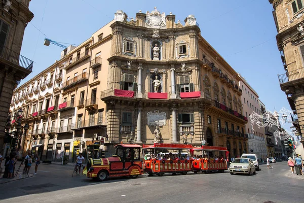Quattro aski Palermo, Sicilya, İtalya