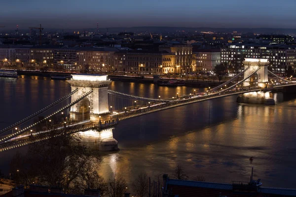 Вид с воздуха на город Будапешт в ночное время Стоковое Фото
