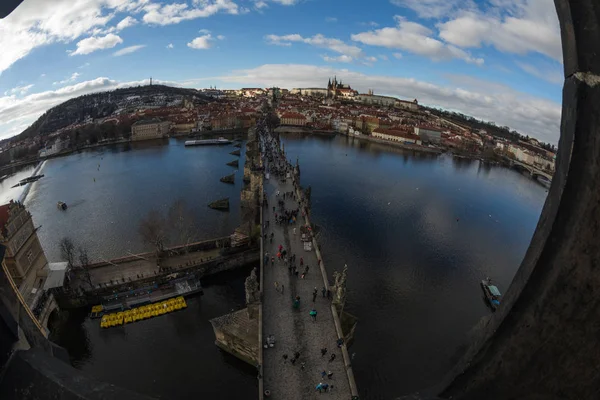 Vista aérea del Puente de Carlos y el Castillo de Praga —  Fotos de Stock