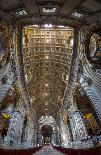 历史悠久的梵蒂冈博物馆内部场景 — 图库照片