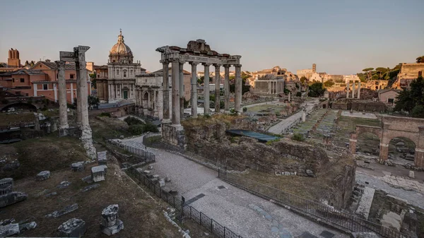 화창한 여름날 로마 의 로마 포럼 의 전망 — 스톡 사진