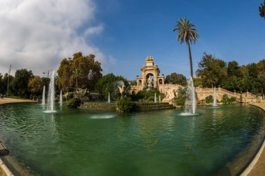 Bir Parc de la Ciutadella Çeşmesi Bir Görünüm