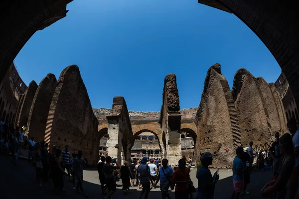 Een insideview van Colosseum in Rome Italië — Stockfoto