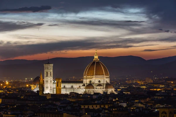 Santa Maria del Fiore ile Floransa şehir manzarası havadan görünümü — Stok fotoğraf