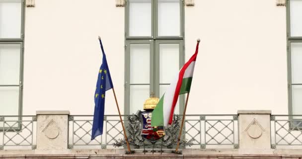 Hungary flag waving on building in Budapest 3 — Stock Video