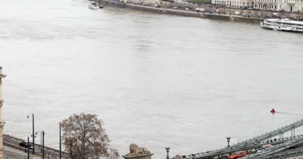 El edificio del parlamento húngaro en invierno 2 — Vídeo de stock