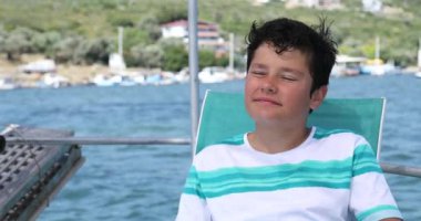 Tekne 2 genç bir çocuk portresi