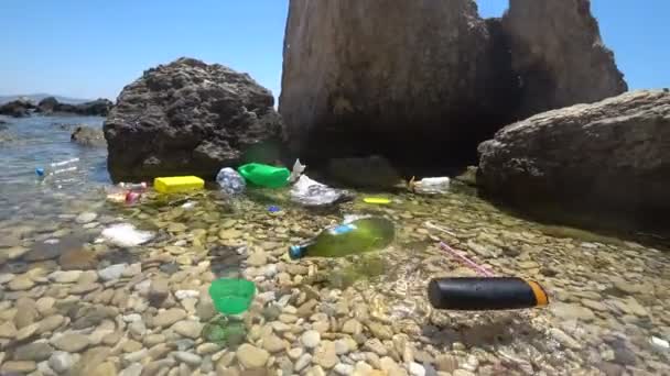 Plastic vuilnis vervuiling op zee 7 — Stockvideo
