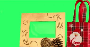 Noel ağacının önündeki Boş Fotoğraf Çerçevesi