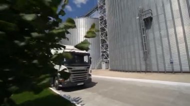 Ladyzhin, Ukrayna, 2 Ağustos 2018: Fabrika karma yemleri imalatı için. Bileşik bitki besleme. Yem fabrikası. 