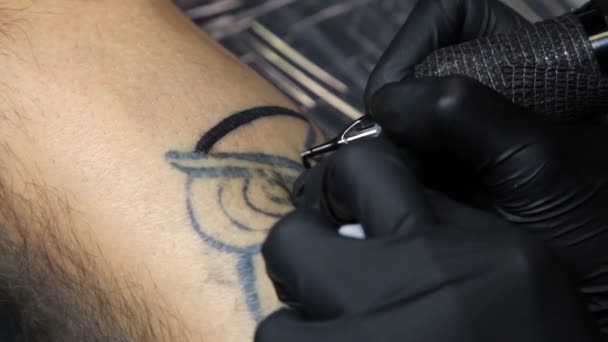 Tatuagem Salão Tatuagem Trabalhar Tatuagem Artista Fazer Tatuagem Estúdio — Vídeo de Stock