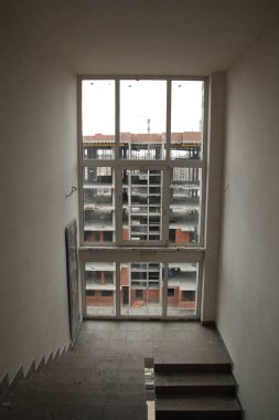 Konut çok katlı bina inşaatı. Yeni yerleşim alanı.