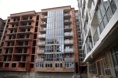 Yeni yerleşim bölgesi. Konut çok katlı bina inşaatı. 