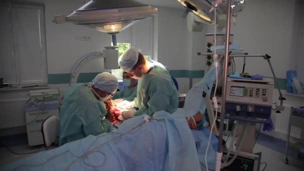 ビニサ ウクライナ 2019年5月23日 手首を縫う手術 神経外科医と外傷学者のチームは手を復元します 手首の神経と腱を縫う手術 — ストック動画