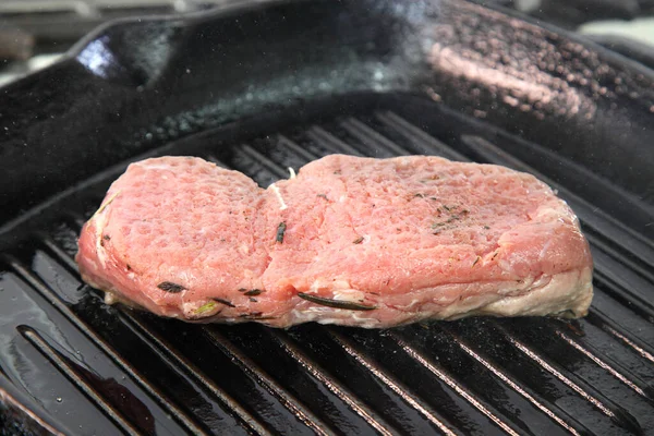 Griller Steak Sur Une Poêle Griller Chef Faisant Steak Steak — Photo