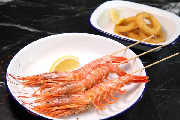 Lanche Frutos Mar Para Cerveja Langoustines Cerveja Anéis Lula Pub — Fotografia de Stock