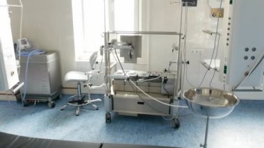 VINNYTSIA, UKRAINE - 19 Ağustos 2020: hastanedeki modern ameliyathane. Ameliyathane. 