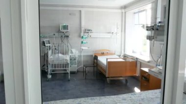 VINNYTSIA, UKRAINE - 19 AĞUSTOS 2020: Hastanenin çocuk bölümünde yoğun bakım. Çocuk yoğun bakım ünitesi. Çocuk Hastanesi.