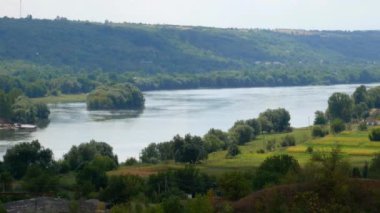 Moldova ile Ukrayna 'nın devlet sınırı olarak Dinyester Nehri. Soroka ve Yampil arasındaki Ukrayna ve Moldova sınırı.