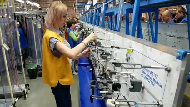 Vinnytsya Ukraine February 2018 Manufacture Electrical Harnesses Mercedes Cars Class — Stock Video