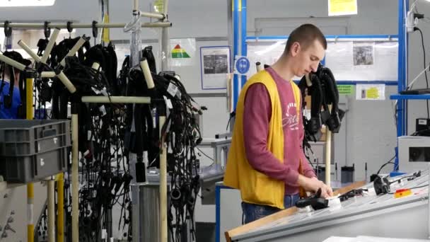Vinnytsya Ukraine Ruari 2018 Tillverkning Elselar För Mercedes Bilar Klass — Stockvideo