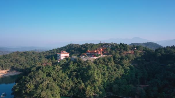 Légi Felvétel Felvétel Drón Wenwu Temple Hegyek Sun Moon Lake — Stock videók
