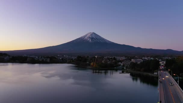 Flygfoto Video Med Drönare Mount Fuji Och Bro Vid Kawaguchi — Stockvideo