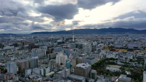 Luftaufnahme Video Drohne Vom Kyoto Turm Und Gebäuden Mit Skyline — Stockvideo