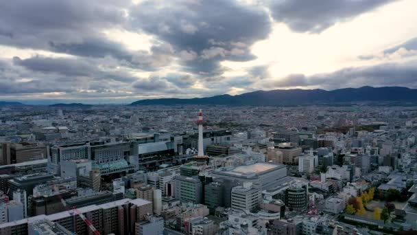 Luftaufnahme Video Drohne Vom Kyoto Turm Und Gebäuden Mit Skyline — Stockvideo