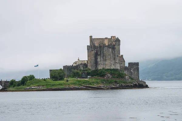 Castillo Eilean Donan Entre Niebla Escocesa — Foto de Stock