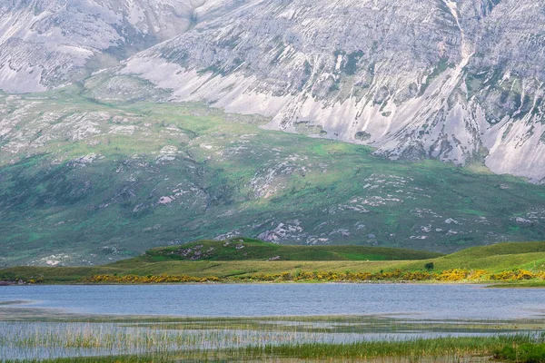 Bergiga Landskapet Nära Sjön Loch Ness Skottland — Stockfoto