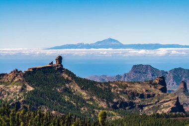 Roque Nublo Ve El Teide Renkli ve doğal Görünümü - Tejeda, G