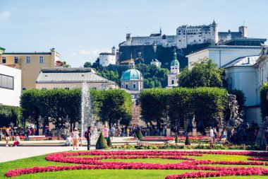 Mirabellgarten, Unesco miras bahçesi. Hohensalzburg kale v