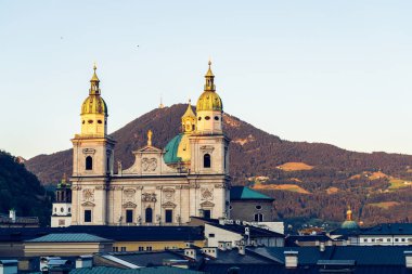 Salzburg Katedrali on yedinci yüzyıl Barok katedrali 