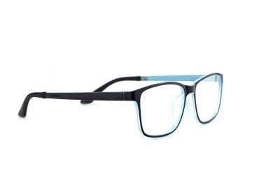 Siyah gözlükler beyaz arkaplanda izole edilmiş